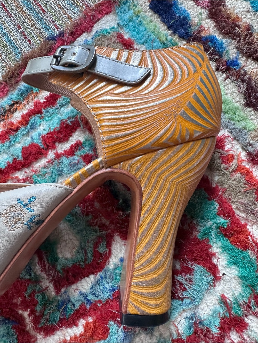 SOLD!! Fluevog NEARLY NEW W BOX Miracles Flora embroidered MJ platform heel-8 - Picture 12 of 16